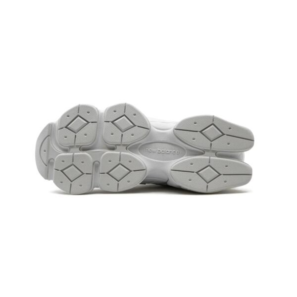 Arstore - New Balance 9060 Sneakers Bianche Monocromatiche in Mesh Unisex - White