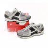 Arstore - Nike Air Zoom Vomero 5 Ciottolo Peltro Piatto Unisex Sneakers - Cobblestone